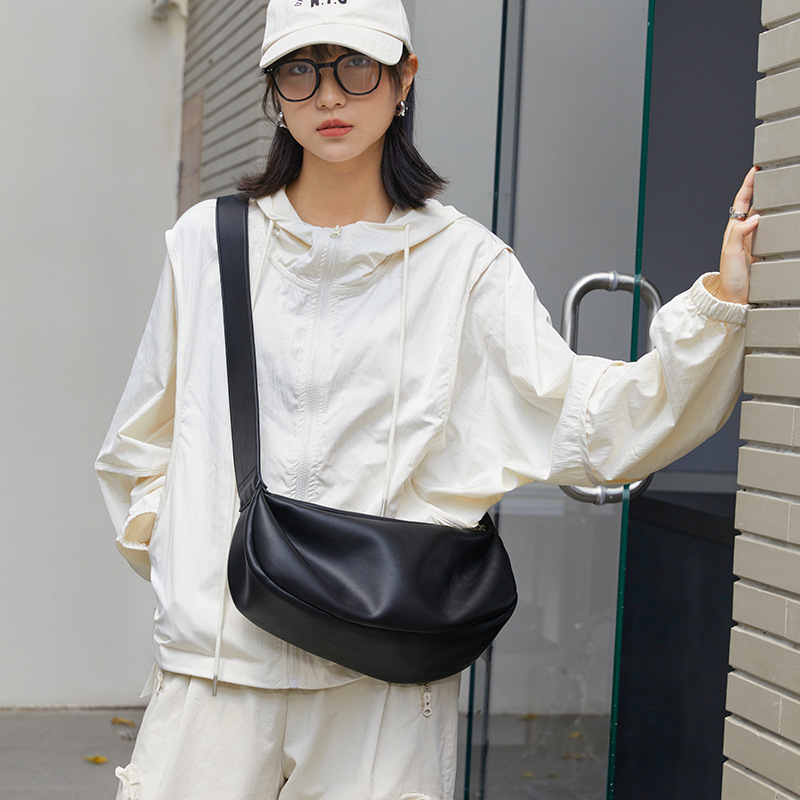 Mekana PU kožna torbica dumpling, unisex stil, preko tijela i na rame, retro tekstura, svakodnevna torba za posao