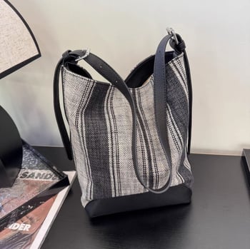 Visokokvalitetna torba tip kanta, novi model 2026, opušten gradski stil, crossbody torba s retro prugama