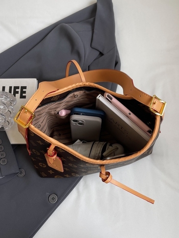 Klasična mekana kožna torba za pod pazuhom, velika kapaciteta, teksturirana ramena i crossbody, gradski stil, blok boja