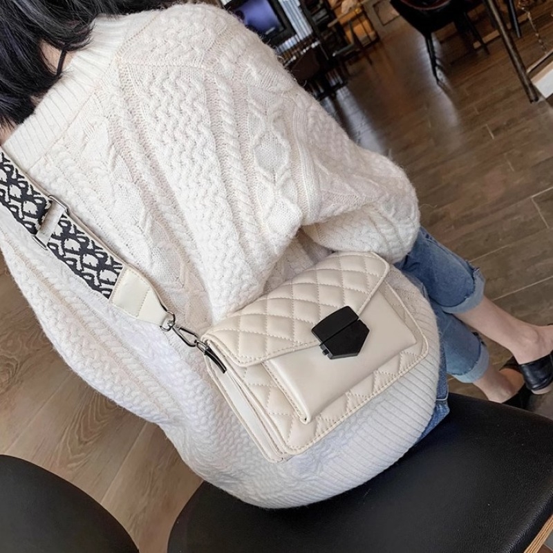 PU mini kvadratna torbica s crossbody remenom, gradski minimalistički stil, srednja veličina, zaključavanje kopčom