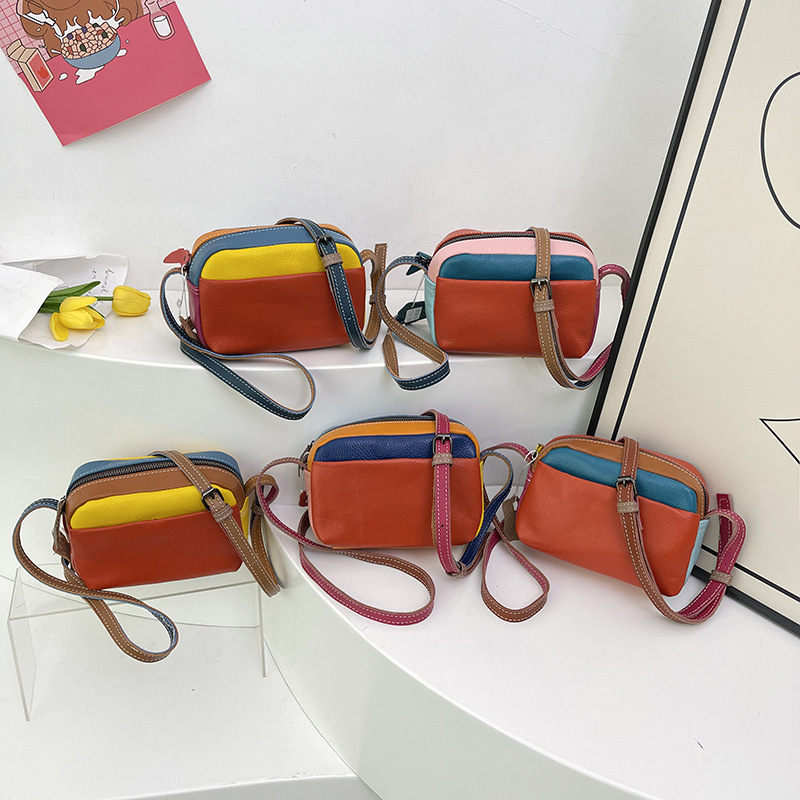 Ženska torbica od prave kože preko ramena s kontrastnim bojama, mali kvadratni oblik, mekana koža, 2024 nova moda, velik kapacitet