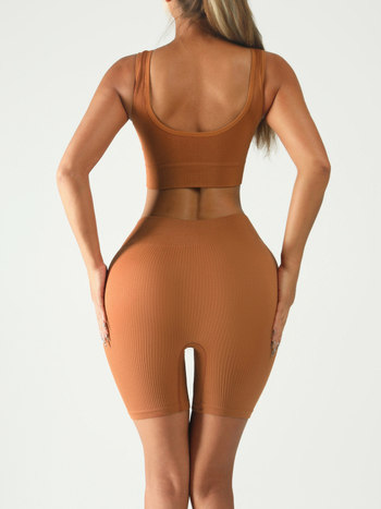 Ženski dvodijelni fitness set: sportski grudnjak s visokim strukom, bezšiven i s podstavom; jogalne šortse do tri četvrtine, najlon/spandex