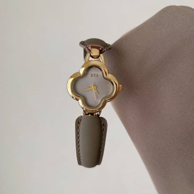 Ieke Ankora Ženski kvarcni sat s crvenim četverolisom, retro stil, kožni remen, brojčanik promjera 28,5 mm, debljina 8 mm, vodootpornost 30 m