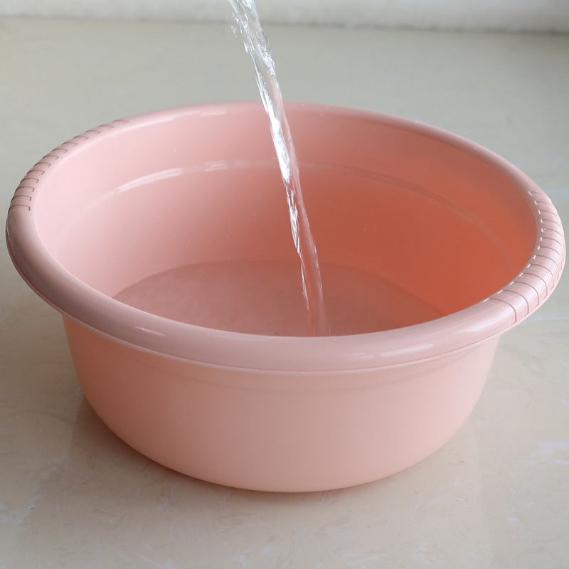 Debljena plastična posuda za kućnu upotrebu; višenamjenska posuda za pranje lica, povrća, rublja i pranje stopala; dostupne veličine 33, 36, 39 i 42 cm; jednofarbni nordijski stil.