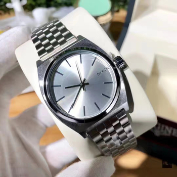 Muški kvarcni sat s kalendarom i tri kazaljke, nehrđajući čelik kaiš, promjer kućišta 40,5 mm, debljina 11 mm, safirno staklo, model 22123