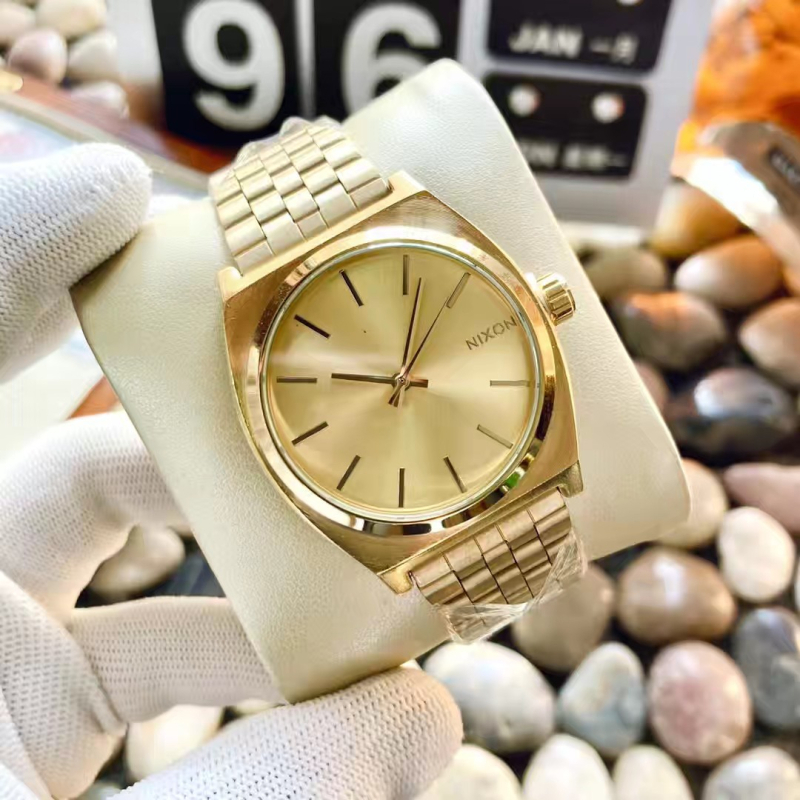 Muški kvarcni sat s kalendarom i tri kazaljke, nehrđajući čelik kaiš, promjer kućišta 40,5 mm, debljina 11 mm, safirno staklo, model 22123