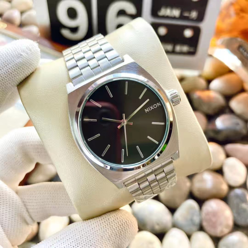 Muški kvarcni sat s kalendarom i tri kazaljke, nehrđajući čelik kaiš, promjer kućišta 40,5 mm, debljina 11 mm, safirno staklo, model 22123