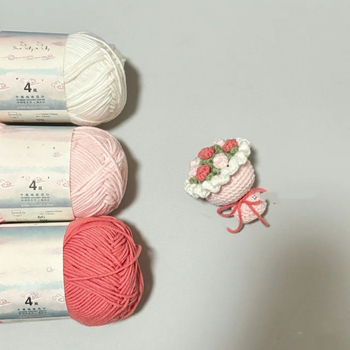 Mini kukičani buket – set materijala za DIY, privjesak buketa, ručna izrada