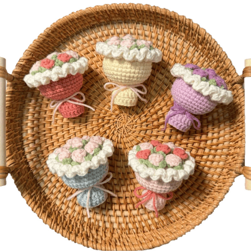Mini kukičani buket – set materijala za DIY, privjesak buketa, ručna izrada