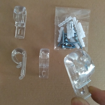 Kuka za zid za zavjese s POM ekspanzijskim vijcima — prozirni plast, 1,5 × 5 cm, za zavjese i žaluzine