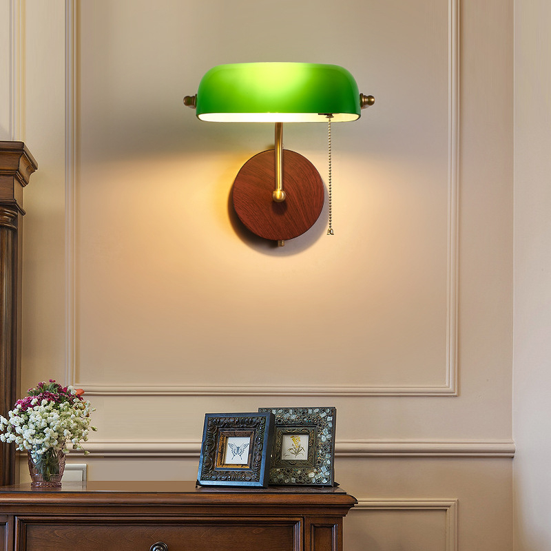 Zidna lampa u američko-retro stilu, inspirirana starim Šangajem, s staklenim sjenilom, montirana na zid; pogodna za ulaz, dvorište, predsoblje, dnevni boravak, hodnik i hotel