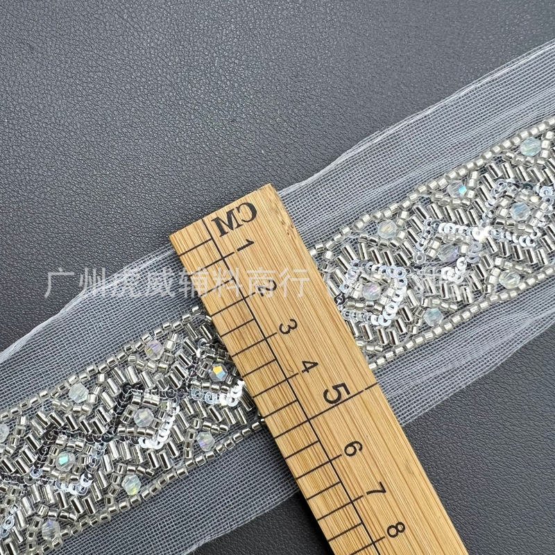 Tigerwei dodaci: šivana čipka s štrasom i perlicama, širina 6,5 cm, Chanel-inspiriran stil za odjeću i šešire