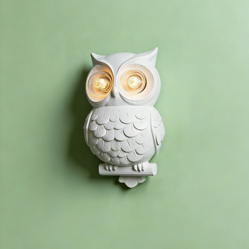 Talijanskog stila minimalistička zidna lampa od smole sa motivom sove