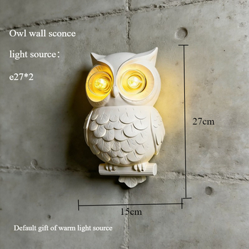 Talijanskog stila minimalistička zidna lampa od smole sa motivom sove