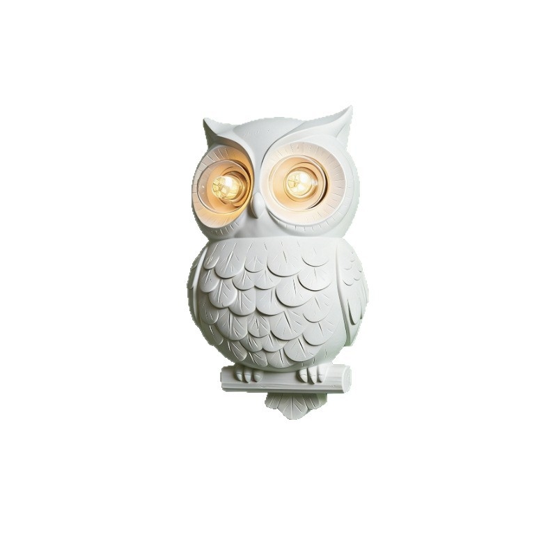 Talijanskog stila minimalistička zidna lampa od smole sa motivom sove