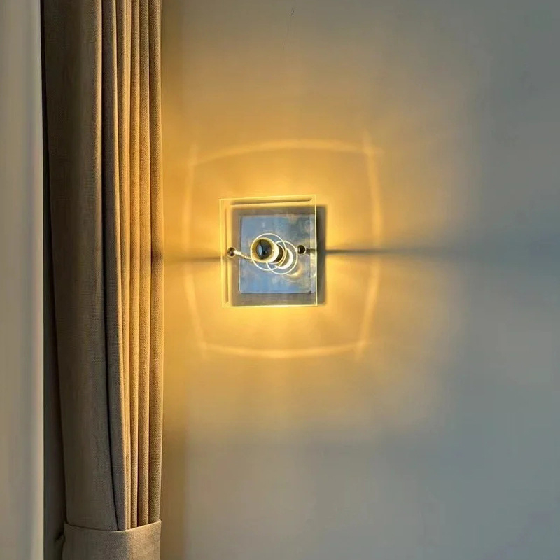 Minimalistička Bauhaus zidna lampa sa staklenim sjenilom i metalnim tijelom, za ulaz, hodnik, kafić ili tavernu, LED 220V, 3C certifikat