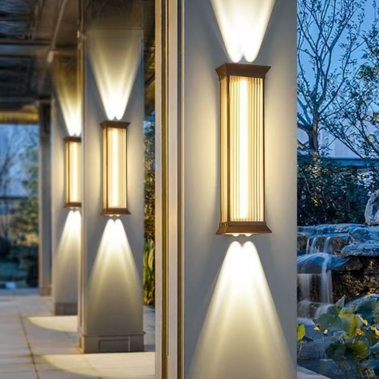 Nerđajući čelična zidna svjetiljka s dvostrukim osvjetljenjem prema gore i dolje, moderni minimalistički vanjski LED zidni svjetiljak, IP65, 20W, 220V, model QL-6007, dimenzije 40–80 cm