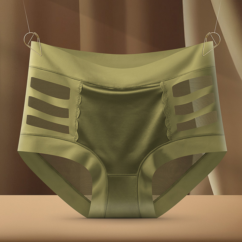 Slatko prozirne satensko mrežaste s diskretnim izrezom, ženske gaćice srednjeg pojasa, udobne trokutaste gaćice.