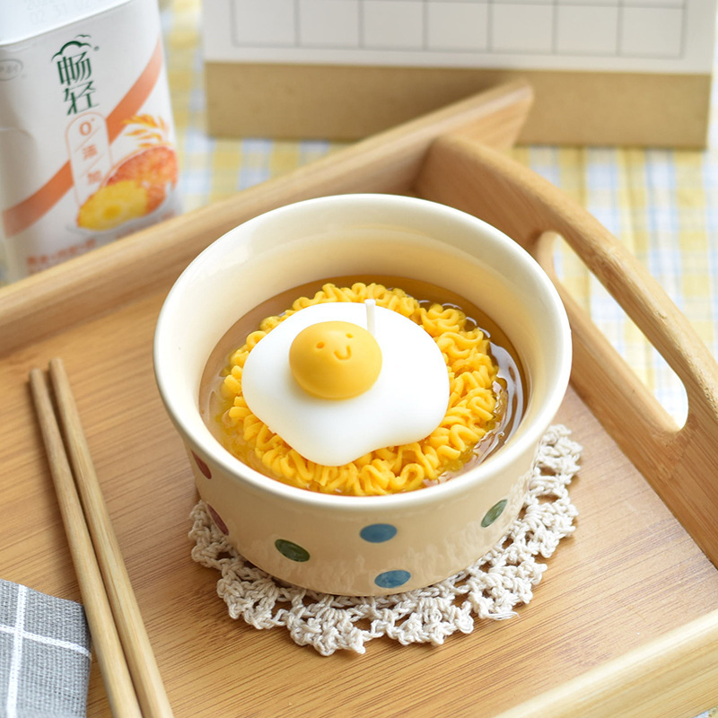 Birthday Noodles poklon set: ručno izrađene svijeće od sojinog voska u elegantnoj kutiji
