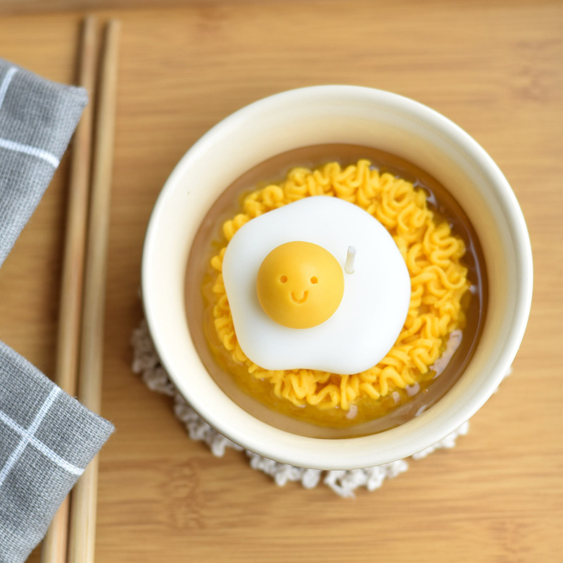Birthday Noodles poklon set: ručno izrađene svijeće od sojinog voska u elegantnoj kutiji