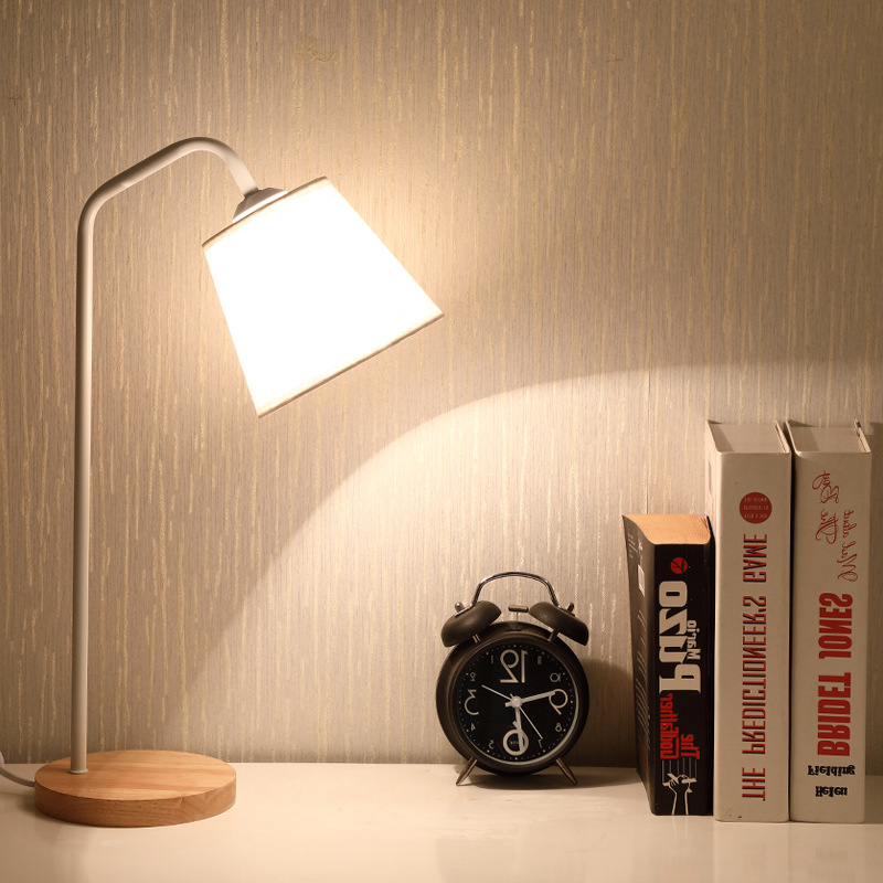 Stolna lampa za spavaću sobu od masivnog drveta s bambusom, američki stil, postmodernistička minimalistička lampica za stol i studij, europska atmosfera