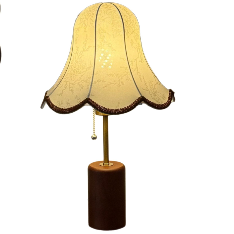 Stolna lampa u modernom kineskom stilu za spavaću sobu, jednostavan retro američki stil, romantično svjetlo