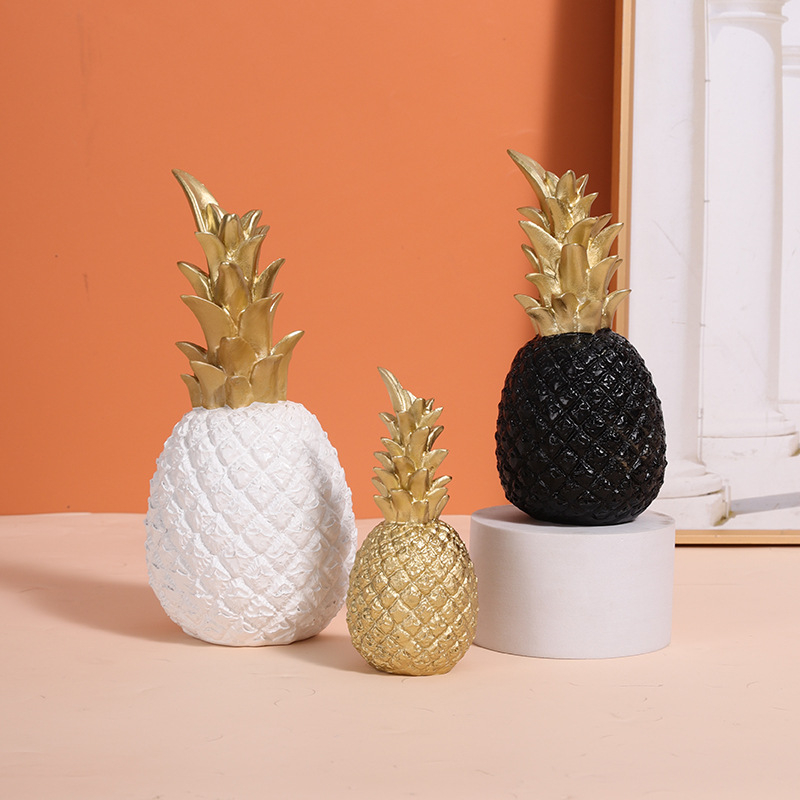 Zlatni ananas u nordijskom INS stilu, trodimenzionalna dekoracija od smole za dom