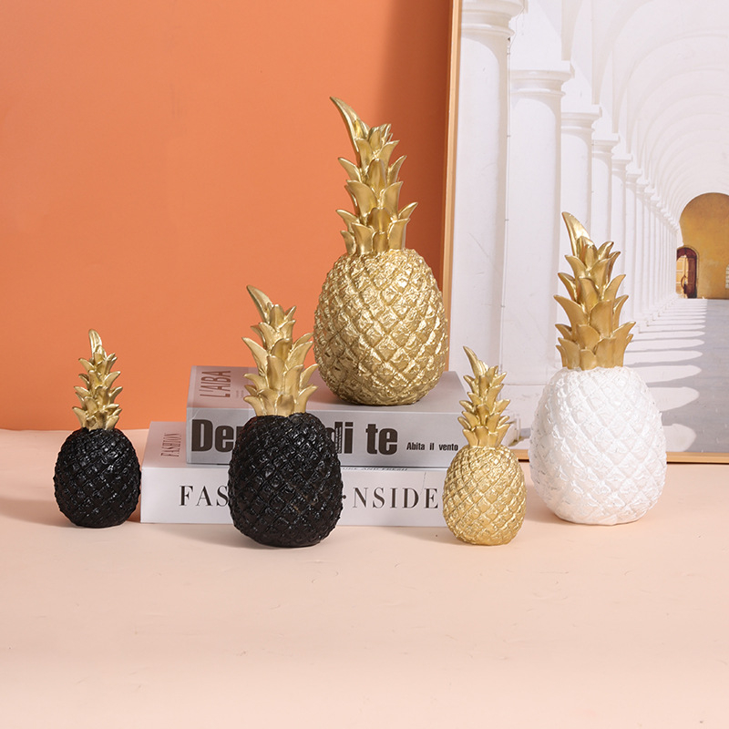Zlatni ananas u nordijskom INS stilu, trodimenzionalna dekoracija od smole za dom