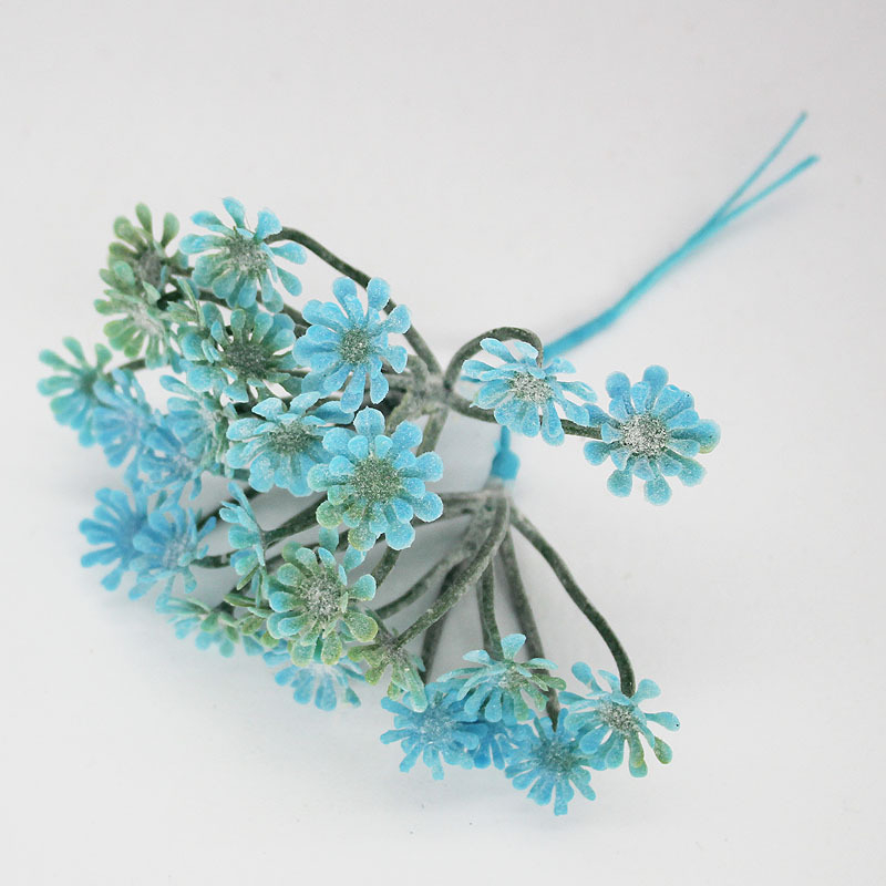 DIY vijenc od umjetnih cvjetova: krizanteme i gypsophila za kućnu dekoraciju