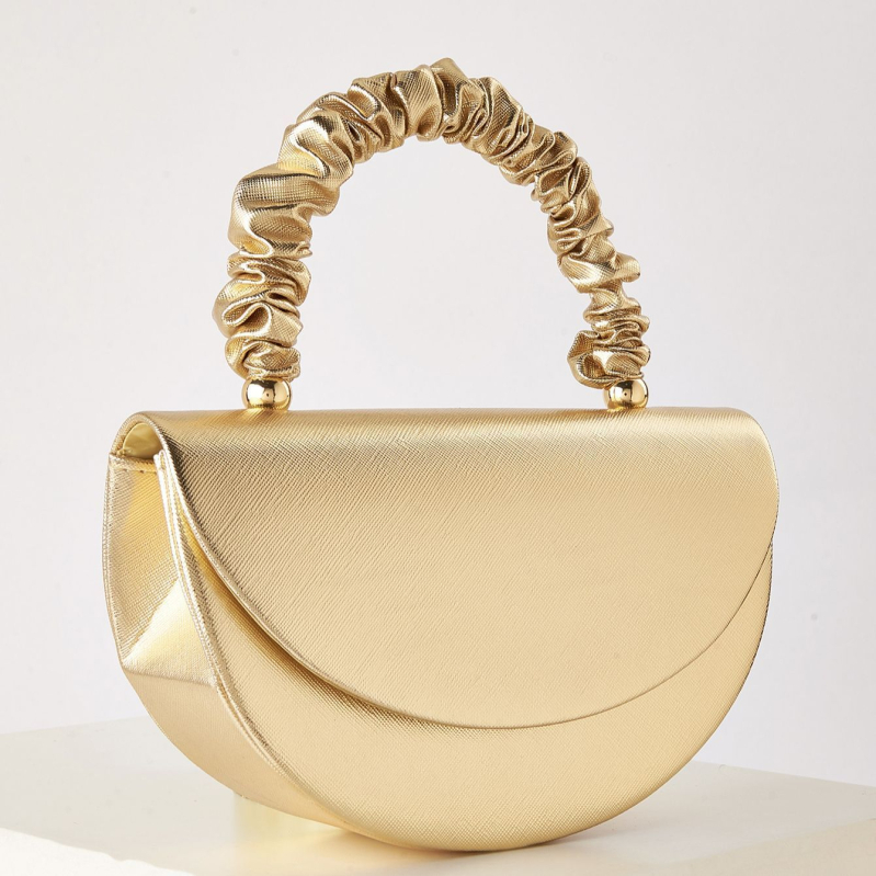 Visokokvalitetna plisirana luksuzna ženska torbica za zapešće s zakrivljenom ručkom, novi model; može se nositi na zapešće ili preko ramena (crossbody)
