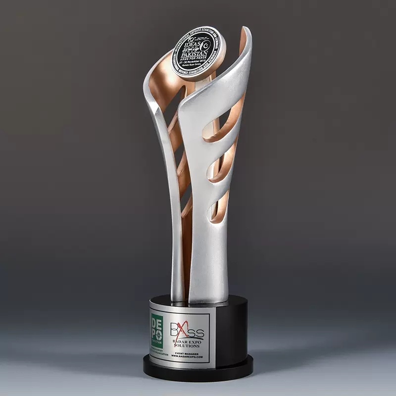 Krištalni trofej – luksuzni šampion s motívom plamena, zlatna, srebrna ili brončana, s prilagođenim logotipom