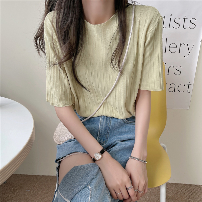 Γυναικείο T‑shirt από ice silk πλεκτό, κοντό μανίκι, στρογγυλός λαιμός, στενή γραμμή, μονόχρωμο, καλοκαιρινό casual τοπ