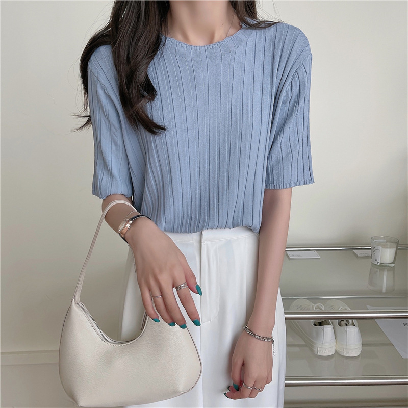 Γυναικείο T‑shirt από ice silk πλεκτό, κοντό μανίκι, στρογγυλός λαιμός, στενή γραμμή, μονόχρωμο, καλοκαιρινό casual τοπ