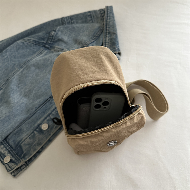 Notelli ženska nylon crossbody torba, ulični stil, jesen 2025, lagana, unutarnja pretinac za mobitel, zatvaranje na zip, vanjska otvorena pretinac