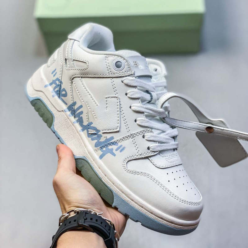 Λευκά sneakers για άνδρες και γυναίκες — άνετα και ευέλικτα, καθημερινά παπούτσια