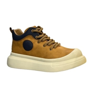 Ανδρικά ψηλά casual sneakers με παχιά σόλα για αύξηση ύψους, αναπνεύσιμη εσωτερική επένδυση και υφασμάτινο επάνω μέρος.