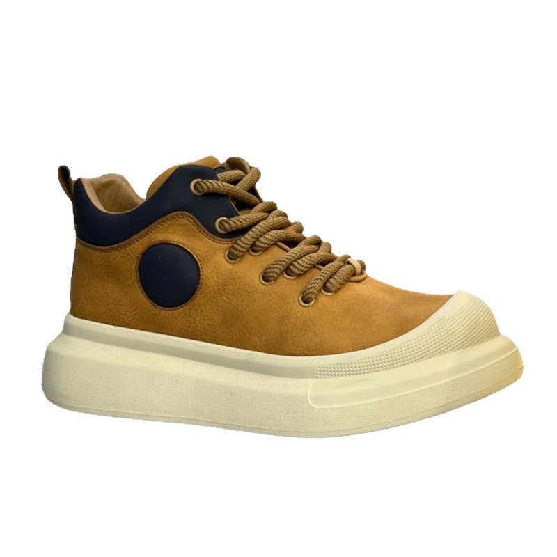 Ανδρικά ψηλά casual sneakers με παχιά σόλα για αύξηση ύψους, αναπνεύσιμη εσωτερική επένδυση και υφασμάτινο επάνω μέρος.