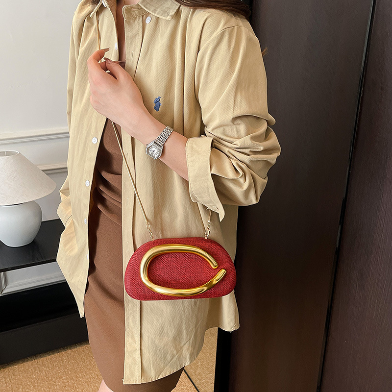 2026 proljeće – ženska mini večernja torbica s retro metalnim lancem – clutch, za rame ili crossbody