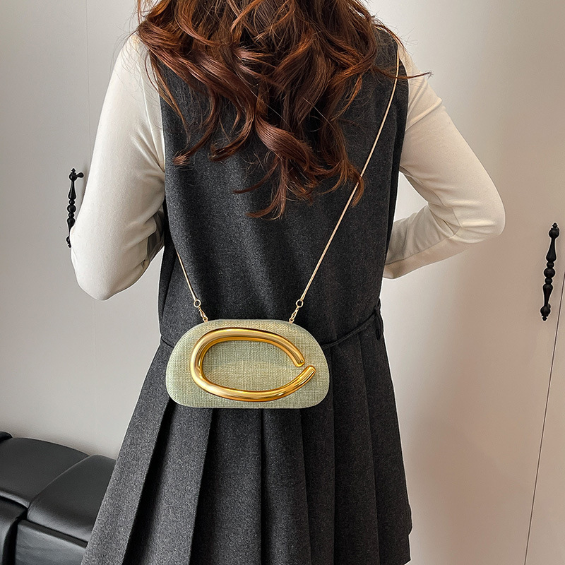 2026 proljeće – ženska mini večernja torbica s retro metalnim lancem – clutch, za rame ili crossbody