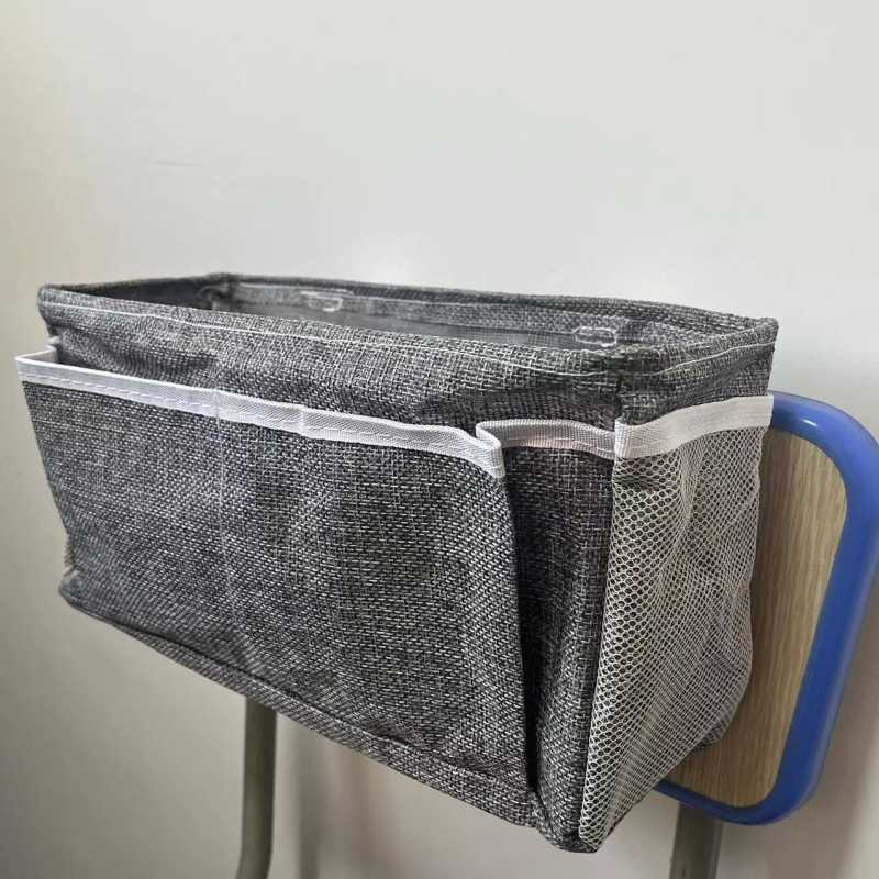Vješeni organizator za pohranu uz kreveta, pogodan za studentski dom i dnevni boravak, od pamuk-lan tkanine.