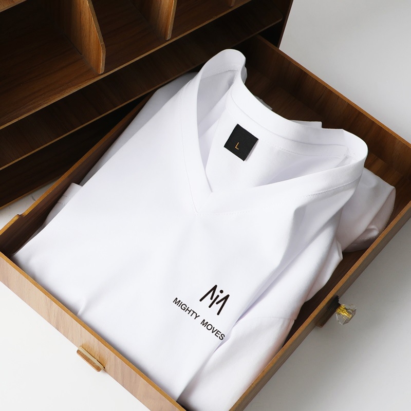 Muški ljetni T‑shirt od mercerizirane pamuka s V‑izrezom, kratki rukav, bijela, sportski stil