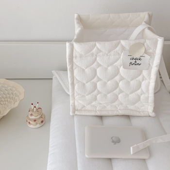Kremasto bijela kvadratna kutija za pohranu od pamuka s quilted dizajnom, sklopiva, velika kapaciteta za svakodnevnu upotrebu.