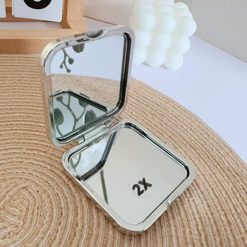 Αναδιπλούμενο καλλυντικό καθρεφτάκι με πλαστικό πλαίσιο, συμπαγές για γραφείο και φοιτητικό δωμάτιο, ιδανικό για ταξίδια