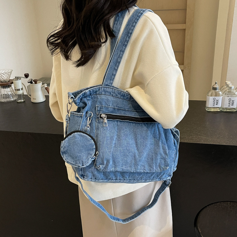 Ženska denim torba u japanskom stilu, jednobojna, 2026 novi model, svakodnevna tote torba s dugim remenom i velikim kapacitetom