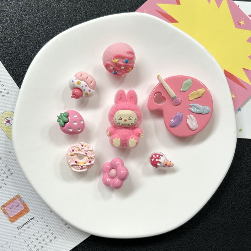 2025 nove Crocs dodatci: cvjetovi za cipele, crtani motivi, slatke ukrase