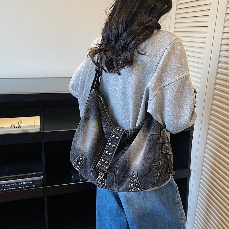 2025 nova retro distresirana crossbody torba s nitima, oprani denim, ženska svakodnevna torba za rame