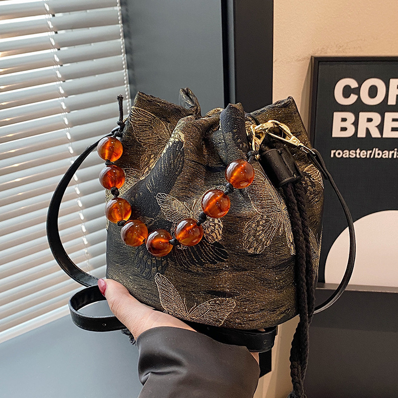 Pearl ženska crossbody torbica, 2026 proljeće-ljeto, minimalistička bucket bag, koreanskog stila, vrhunska kvaliteta