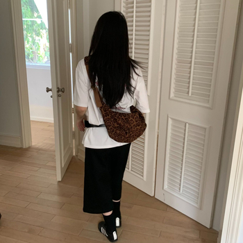 Ženska torbica s leopard printom, velika kapaciteta, korejski stil, jesen-zima 2025, svakodnevna crossbody torbica s jednom remenom