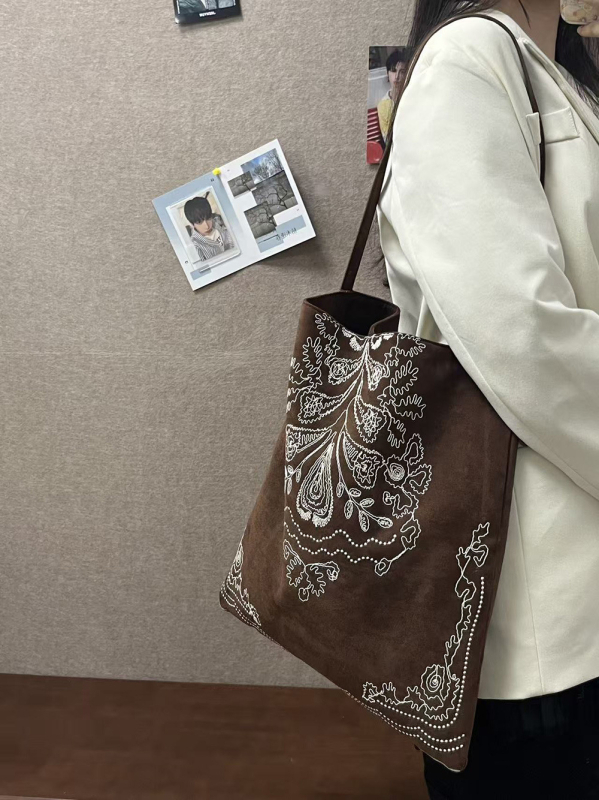 Boemska stilizirana nubuk kožna tote torba, velika kapaciteta, za nošenje na rame ili kao crossbody, za žene