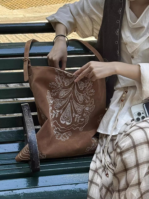 Boemska stilizirana nubuk kožna tote torba, velika kapaciteta, za nošenje na rame ili kao crossbody, za žene